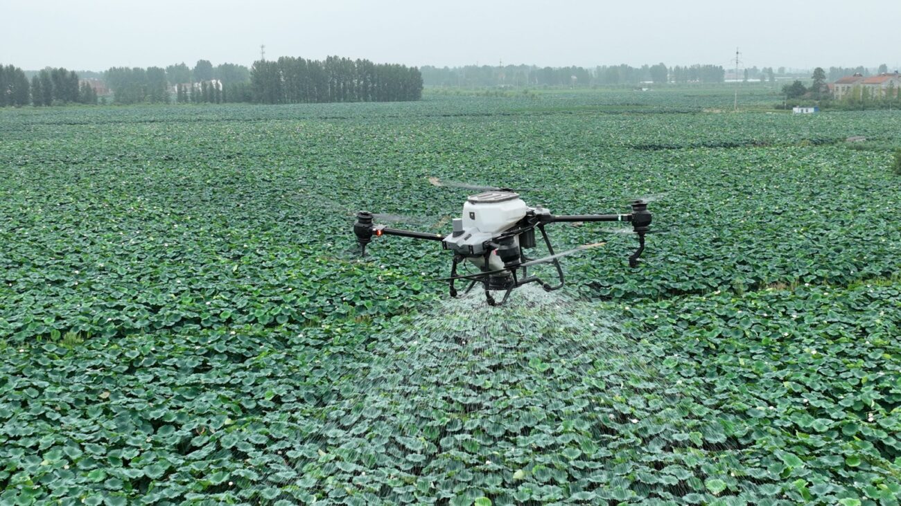 Drone de pulverização e fertilização da DJI na Expo Indústria