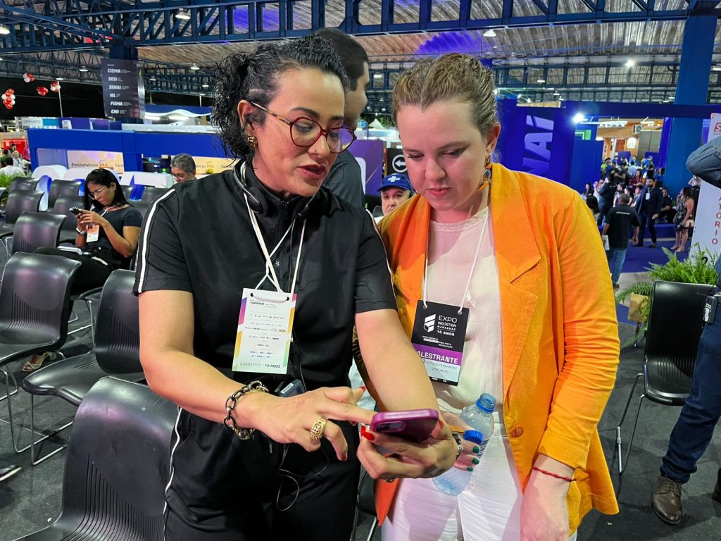 Victoria Fernandes ressaltou que o uso da inteligência artificial está cada vez mais presente na moda