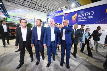 Acompanhado de Baldez, Celso Gonçalo e Benedito Mendes, Brandão visitou todos os espaços da Expo Indústria Maranhão